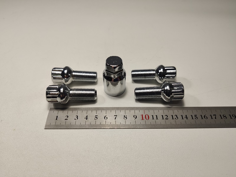 Болт колесный секретный М14*1,5 (48,5/26, сфера, хром.) (к-т 4 шт+1 ...