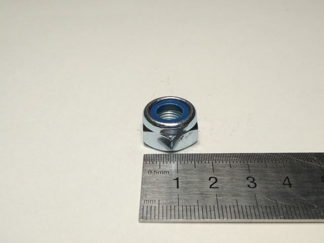 Гайка М10*1 с нейлоновым кольцом (артикул 4595651307) — Автодетальки